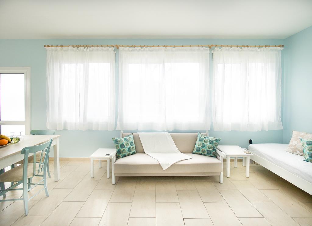 Alcyone Beach House Вороклини Экстерьер фото